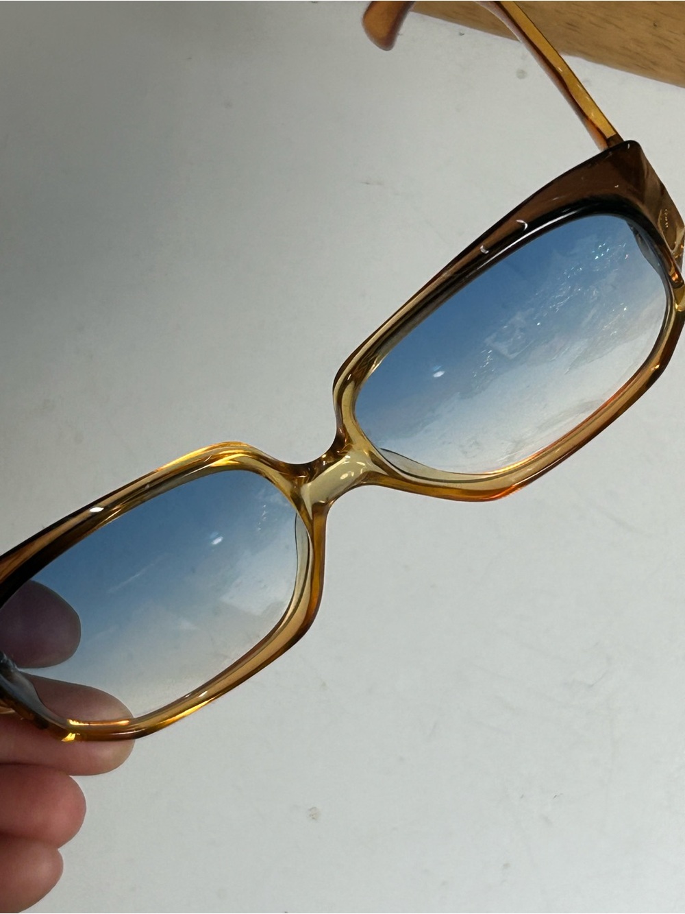 Glasses Cristian Dior Amber Tortoiseshell Sunglass Temple with Gold Detail - Picture 2 of 11